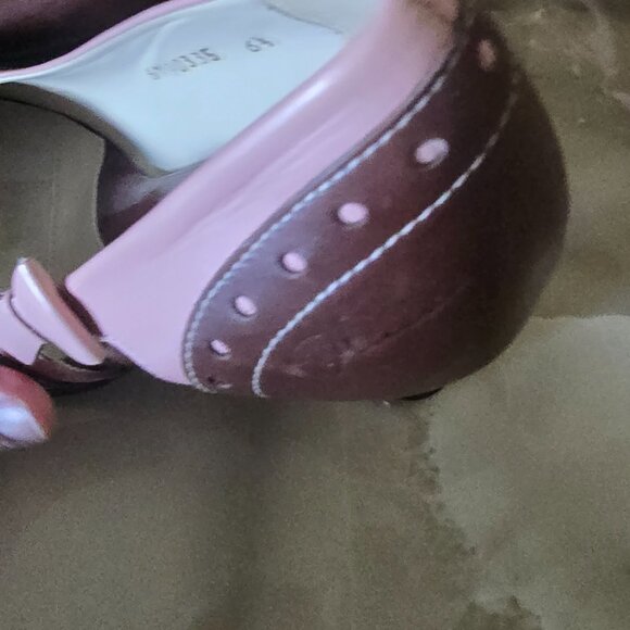 John fluvog 6.5 Tennessee brown w/ pink bow heals - Picture 2 of 3